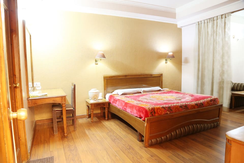 Deluxe DOuble Bedroom
